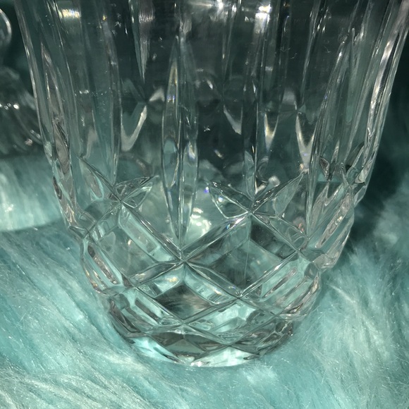 Gotham Lady Anne 7 1/2" Decorative Etched Crystal Jar with Lid Cover. - Picture 5 of 6